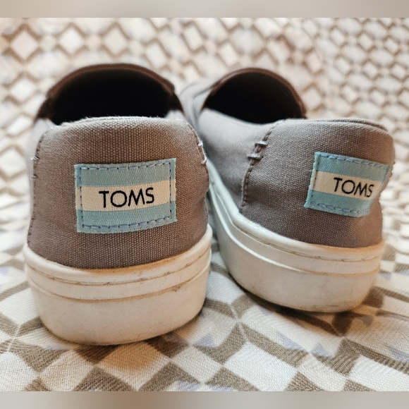 Womans Toms Slip-On Shoe Gray Size 7.5 - Picture 2 of 6